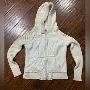 Super cute zip up hoodie